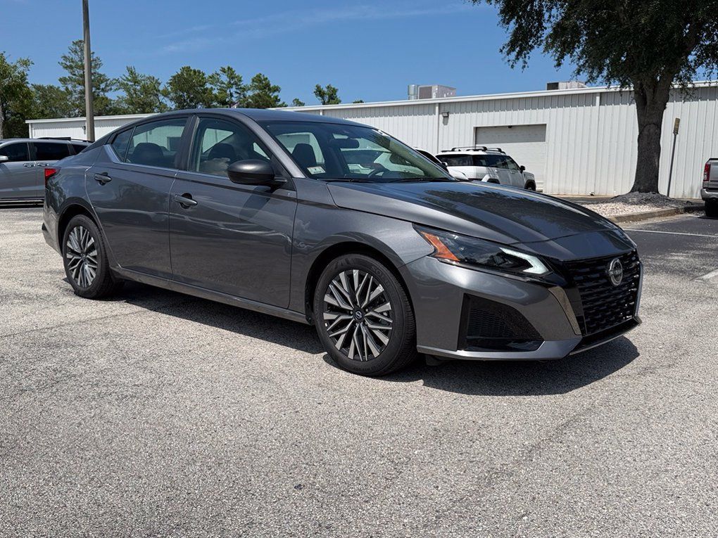 Used 2026 Nissan Altima 2.5 SV FWD image 11