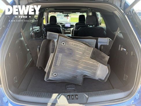 Used 2020 Ford Explorer XLT w/ Equipment Group 202A AWD/4WD image 32