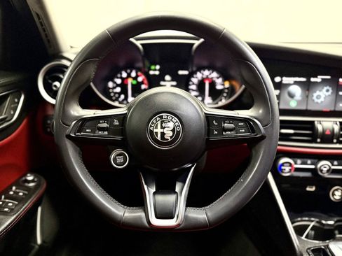 Used 2020 Alfa Romeo Giulia w/ Quick Order Package 22K Sport RWD image 18