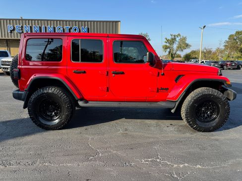 Used 2021 Jeep Wrangler Unlimited Sahara image 8
