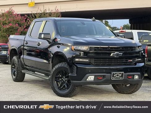 Used 2021 Chevrolet Silverado 1500 LT Trail Boss w/ Convenience Package II AWD/4WD image 2