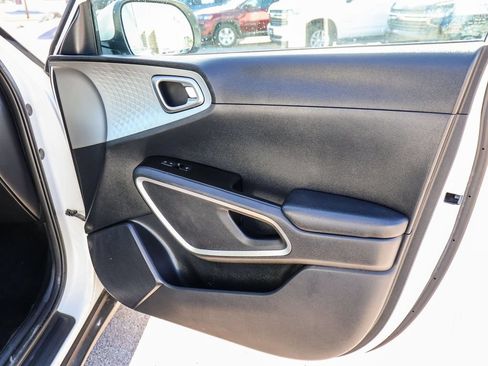 Used 2022 Kia Soul LX w/ Technology Package FWD image 31