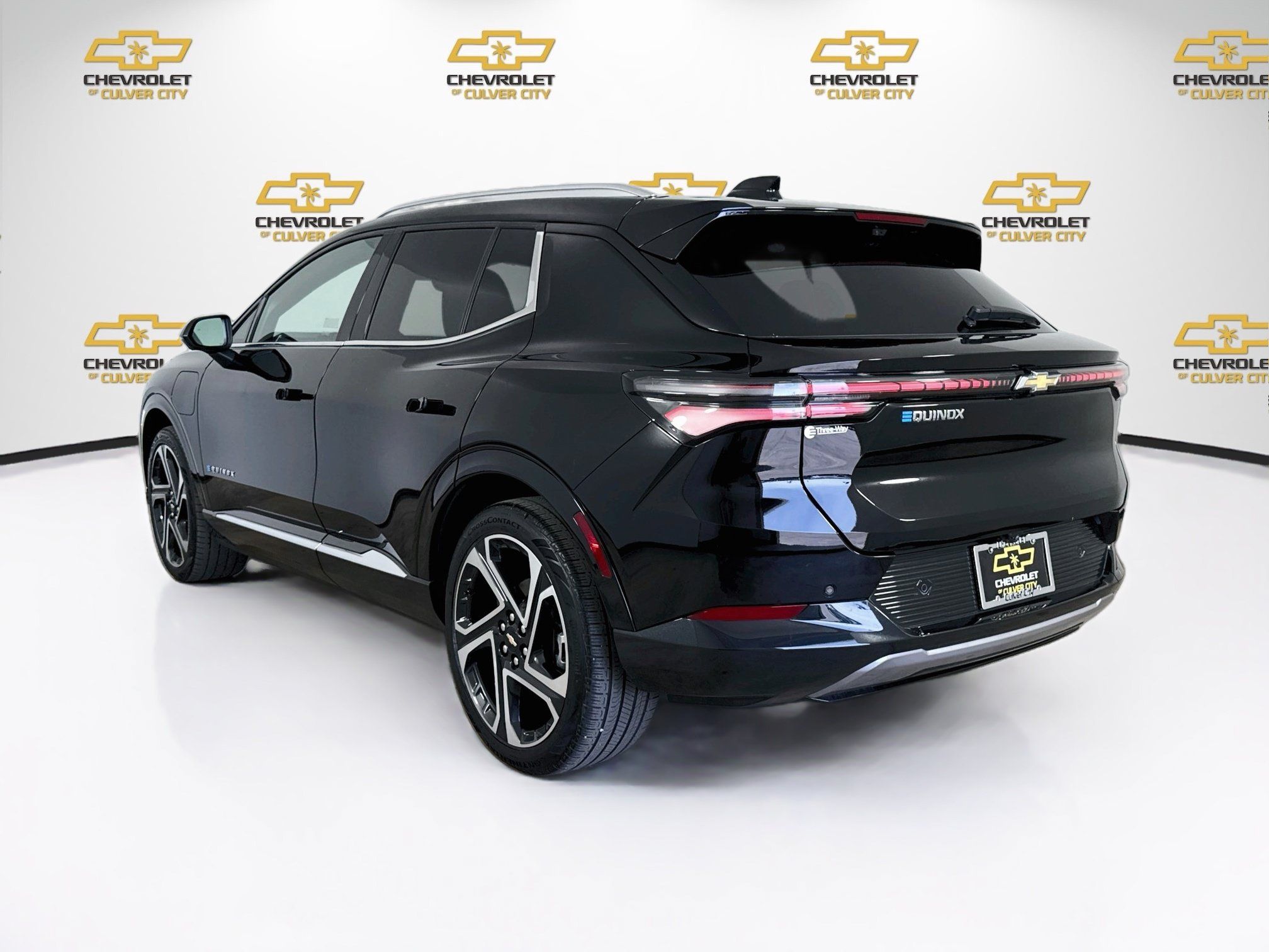 Used 2025 Chevrolet Equinox EV LT w/ Convenience Package II FWD image 6