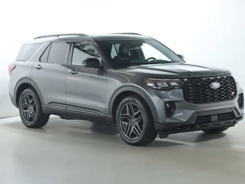 Used 2025 Ford Explorer ST w/ Sun And Sound Package AWD/4WD image 9