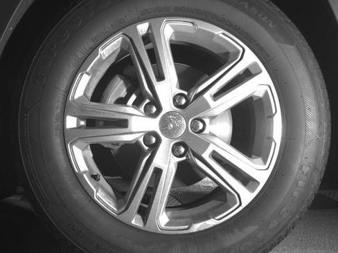 Used 2024 GMC Terrain SLE FWD image 12