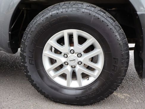 Used 2017 Nissan Frontier SV w/ SV Value Truck Package AWD/4WD image 41
