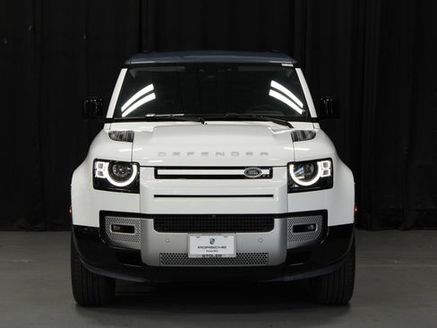 Used 2025 Land Rover Defender 110 S AWD/4WD image 8