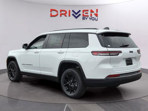 New 2025 Jeep Grand Cherokee L Altitude image 5