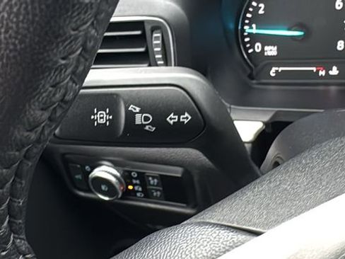 Certified 2022 Ford Explorer XLT w/ Equipment Group 202A image 15