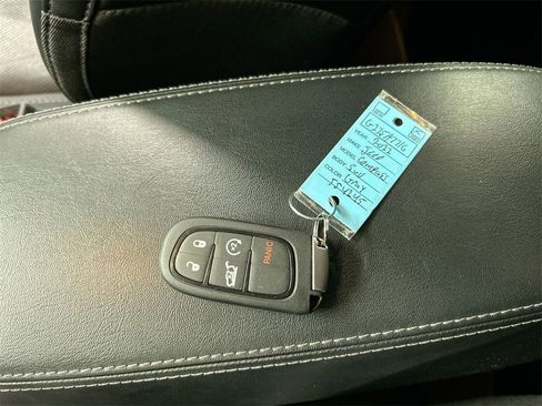 Certified 2022 Jeep Cherokee Limited image 12