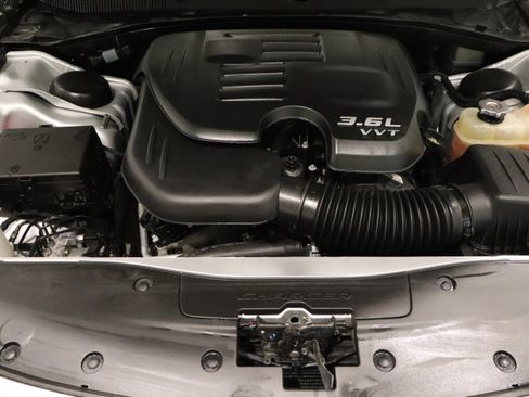 Used 2021 Dodge Charger SXT w/ Leather Interior Group image 9