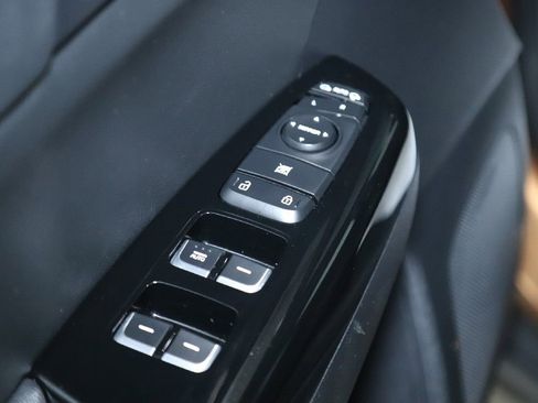 Used 2021 Kia Sportage EX w/ EX Technology Package image 17