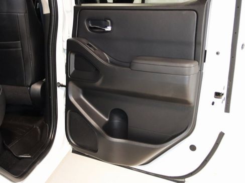 Used 2022 Nissan Frontier SV image 61