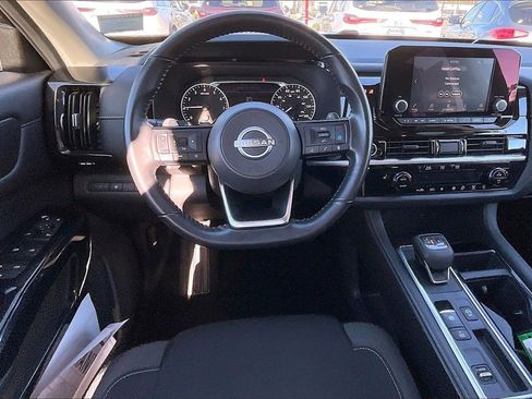 Used 2022 Nissan Pathfinder SV w/ Cargo Package image 7