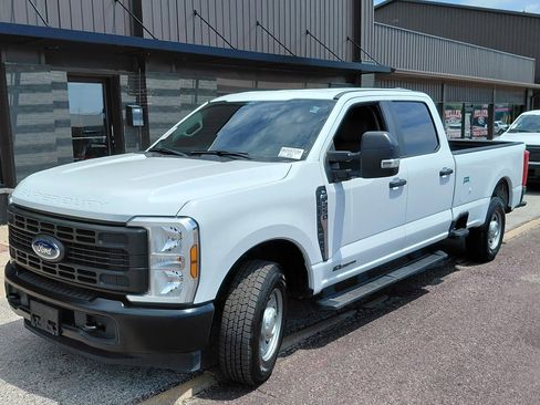 Used 2024 Ford F250 XL RWD image 3