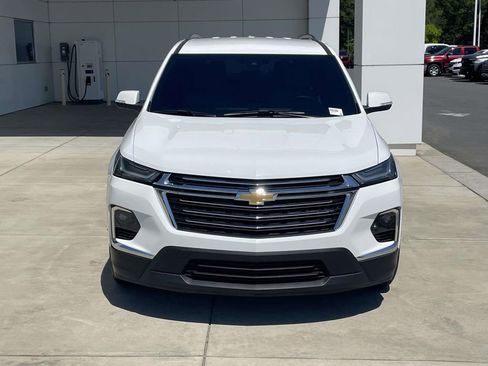 Used 2023 Chevrolet Traverse LT FWD image 3
