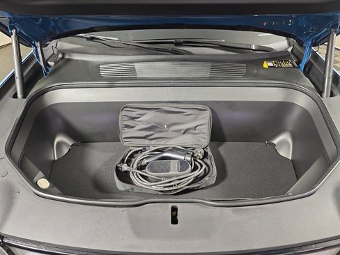 Used 2023 Rivian R1S Adventure image 14