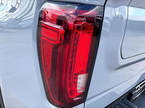 Used 2024 GMC Sierra 1500 Denali w/ Denali Reserve Package AWD/4WD image 29