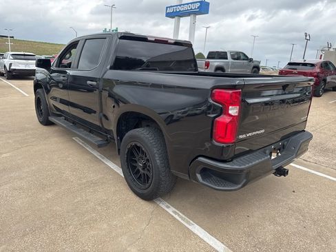 Used 2021 Chevrolet Silverado 1500 Custom image 3