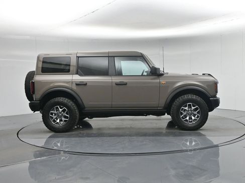 Used 2025 Ford Bronco Badlands image 29