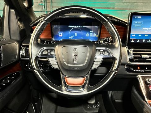 Used 2023 Lincoln Navigator Reserve image 24