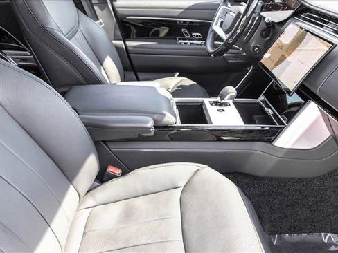 Used 2024 Land Rover Range Rover Long Wheelbase SE AWD/4WD image 29