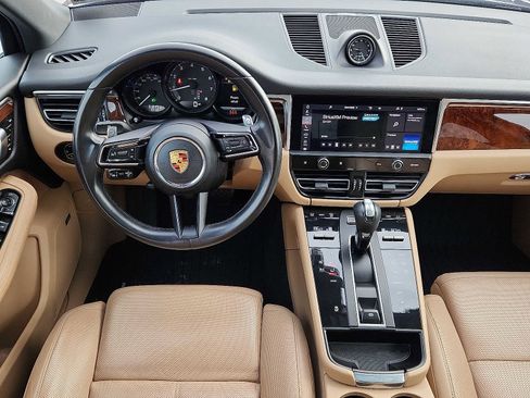 Used 2023 Porsche Macan image 11