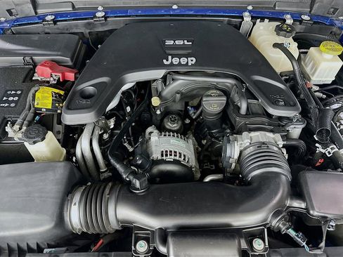 Used 2021 Jeep Gladiator Sport image 32