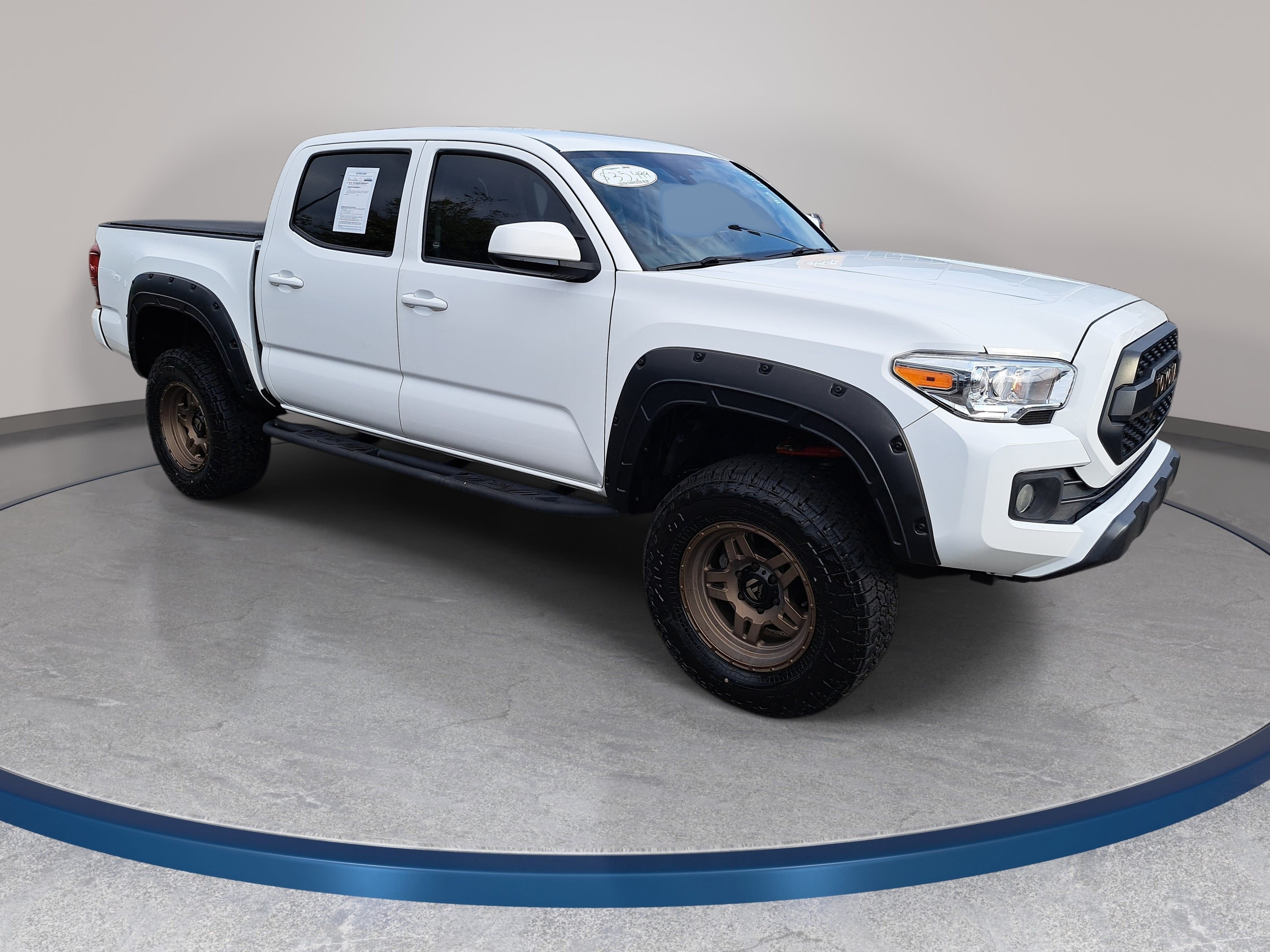 Used 2022 Toyota Tacoma SR AWD/4WD image 3