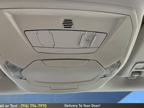 Used 2015 Ford Focus SE w/ SE Sport Package FWD image 25