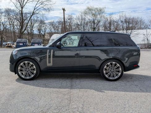 Used 2024 Land Rover Range Rover SE AWD/4WD image 11