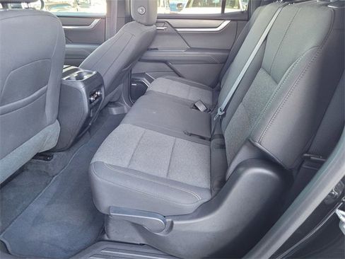 Used 2025 GMC Acadia Elevation image 18