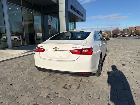Used 2018 Chevrolet Malibu LT image 11