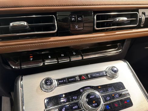 Used 2022 Lincoln Aviator Reserve w/ Equipment Group 201A AWD/4WD image 20