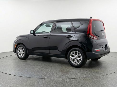 Used 2025 Kia Soul LX w/ LX Technology Package image 6