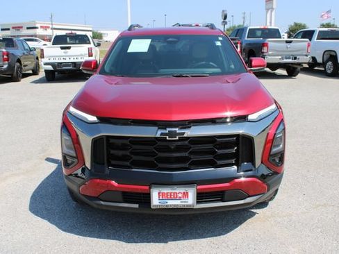 Used 2025 Chevrolet Equinox ACTIV w/ Safety and Technology Package FWD image 2