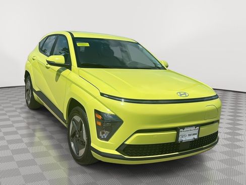 Used 2024 Hyundai Kona SE FWD image 3