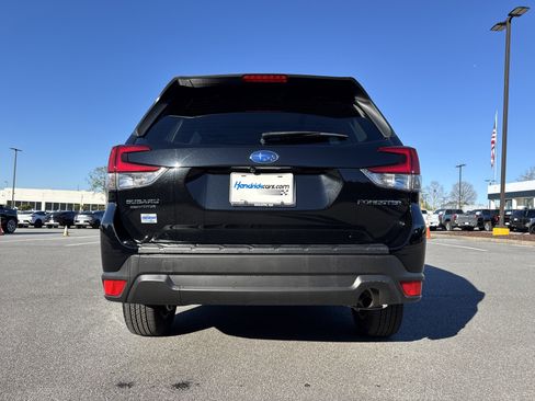 Used 2024 Subaru Forester Premium image 9
