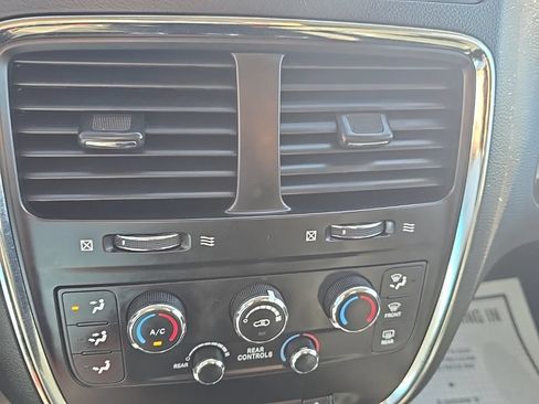 Used 2017 Dodge Grand Caravan SE w/ Power Window Group FWD image 18