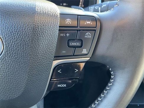 Used 2025 Toyota Camry SE image 21