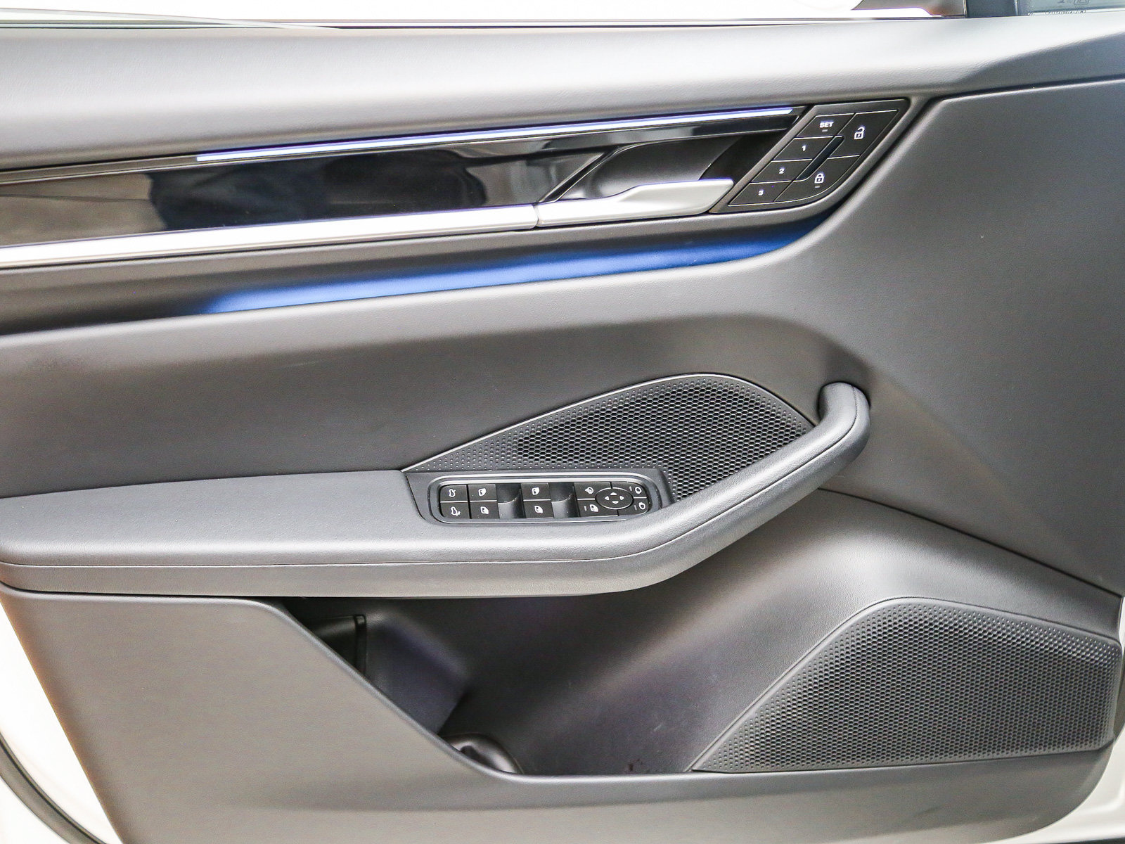 Certified 2026 Porsche Macan Electric RWD image 26