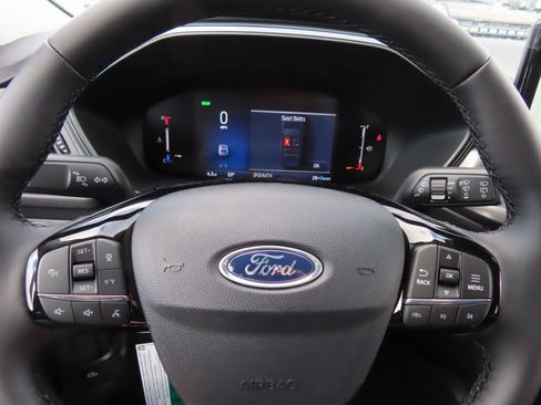 New 2026 Ford Escape SE image 9