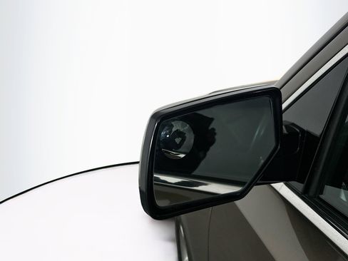 Used 2015 Chevrolet Tahoe LT image 16