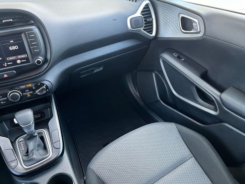 Used 2025 Kia Soul LX w/ LX Technology Package image 31