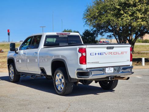 Used 2021 Chevrolet Silverado 2500 LTZ w/ LTZ Texas Edition image 5