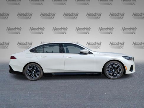Used 2027 BMW i5 eDrive40 w/ M Sport Package RWD image 6