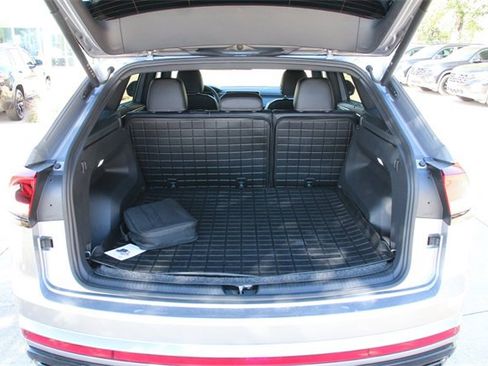 Certified 2025 Volkswagen Atlas Cross Sport SEL R-Line image 39