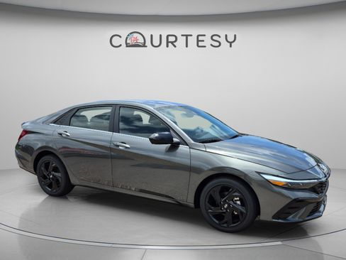 New 2026 Hyundai Elantra SEL Sport Premium FWD image 7
