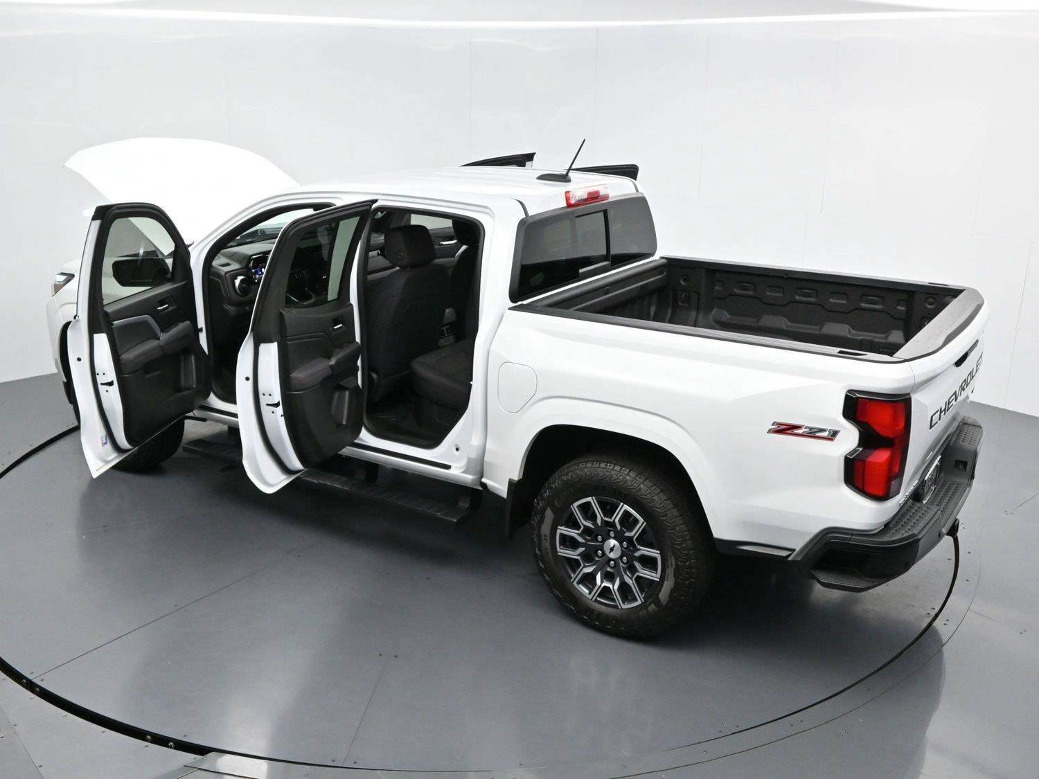 Used 2026 Chevrolet Colorado Z71 AWD/4WD image 37