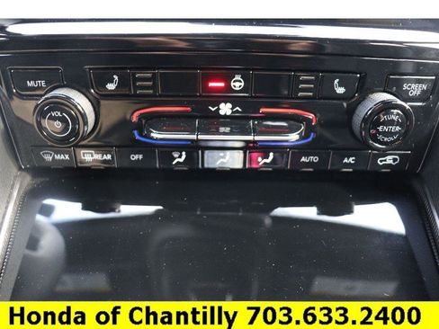 Used 2024 Jeep Grand Cherokee Altitude image 17